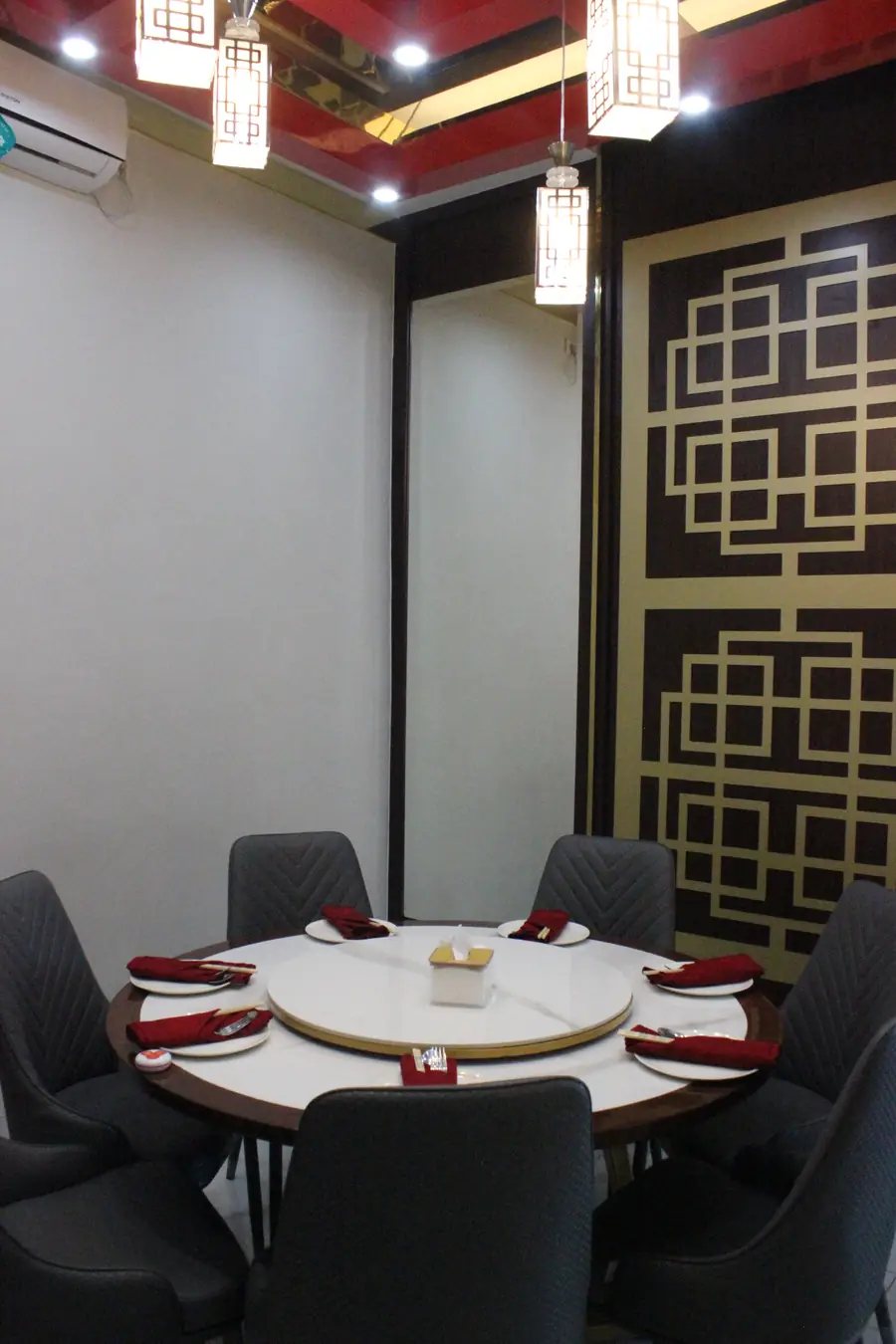 VIP ROOM 1